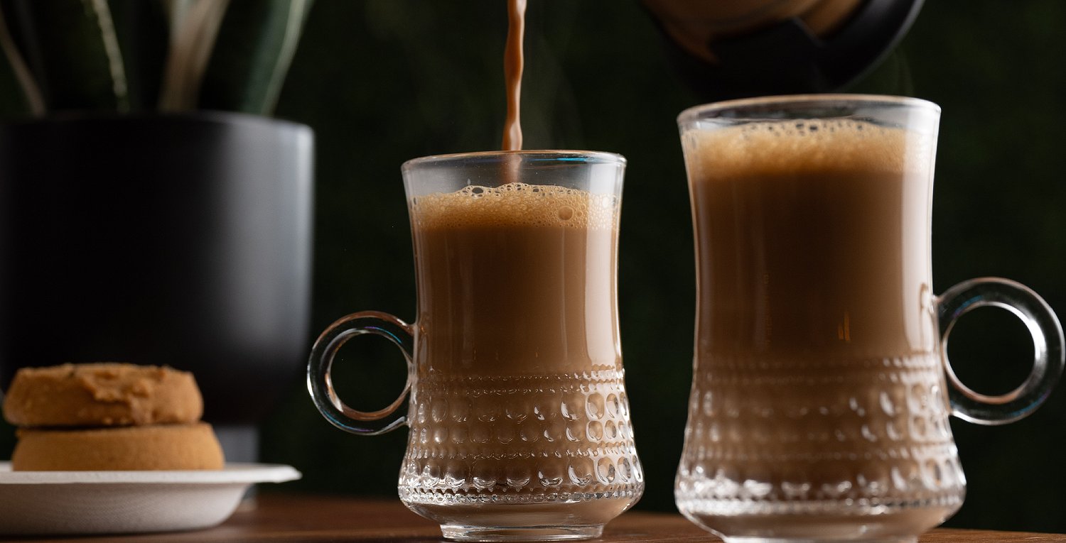 Traditional Chai Brewing Methods vs. Barista Techniques
