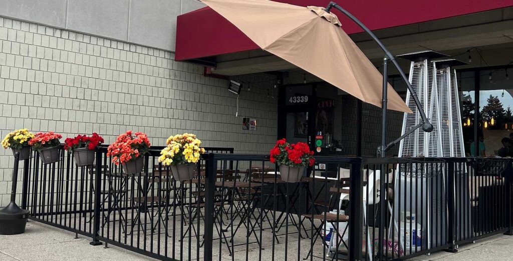 cupsnchai cafe from outside