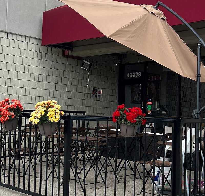 cupsnchai cafe from outside